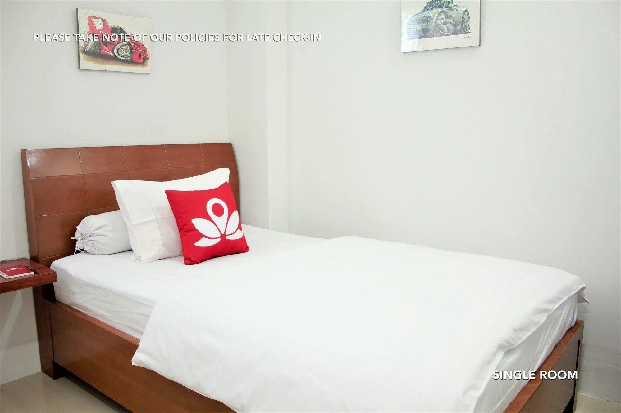 Kemang Eleven Hotel Jakarta Exterior photo
